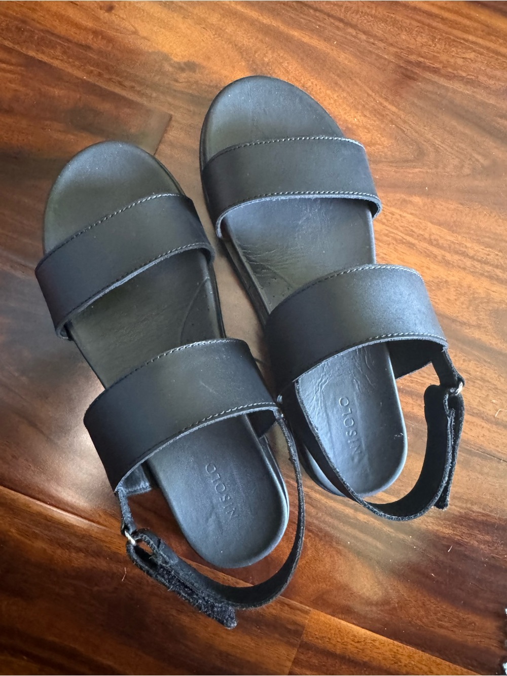Nisolo Black Leather Dual-Strap Slide